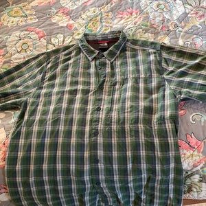 North face men’s plaid shirt sleeve shirt